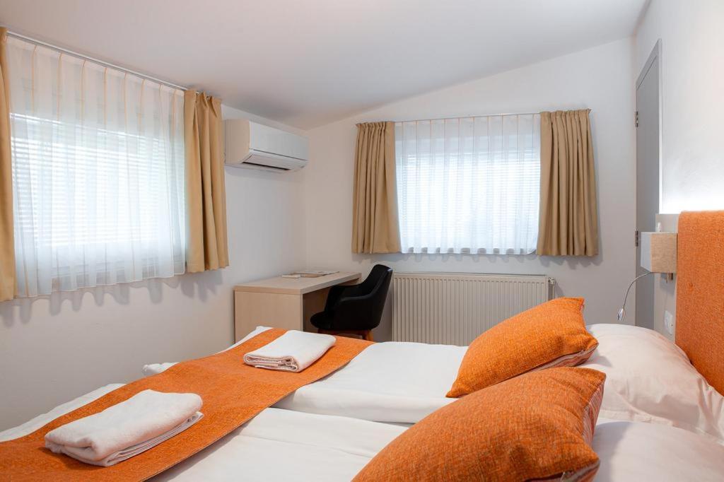 Hotel Gostilna Vovko Ново-Место Экстерьер фото