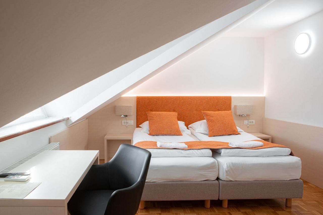 Hotel Gostilna Vovko Ново-Место Экстерьер фото